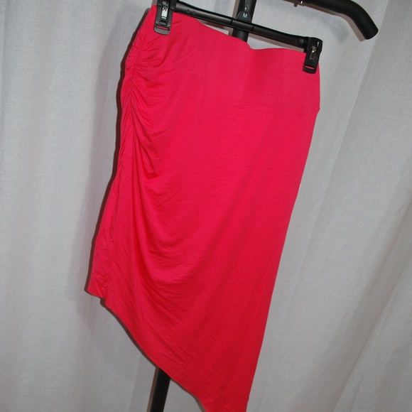 NWT BCBGeneration asymmetrical skirt Teaberry - Picture 3 of 5